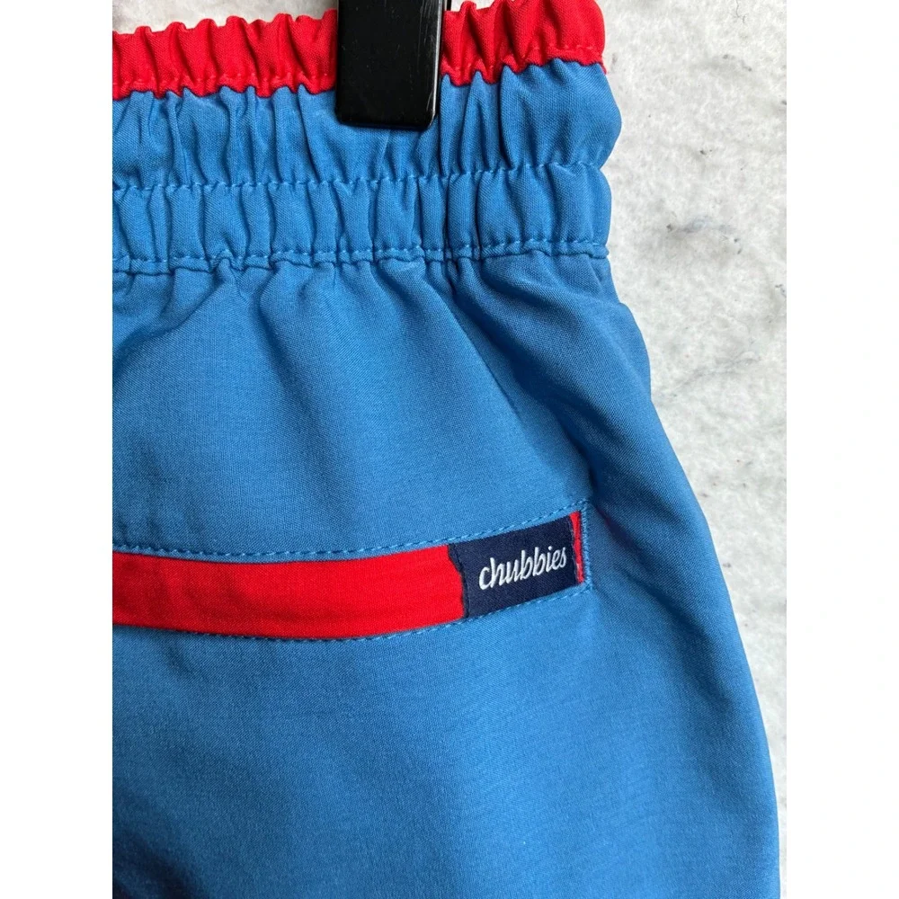 Chubbies Mens Swim Trunks Blue Red Colorblock Pineapple Logo 5.5 Inseam Small